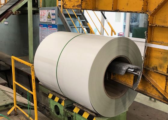 PVDF voorgeverfde gegalvaniseerde stalen spoelen met AkzoNobel verf 3-5 ton spoelcapaciteit