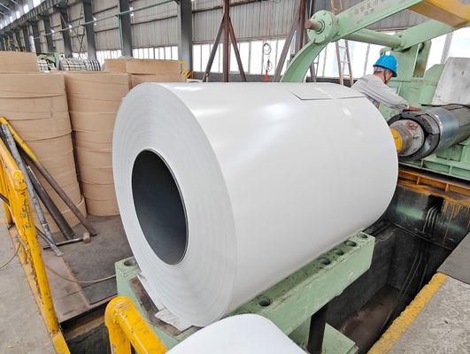 0.50*1250 Europese markt Geverfde stalen spoelen PE verf 10 jaar garantie Z100 gegalvaniseerde kleur coated spoel