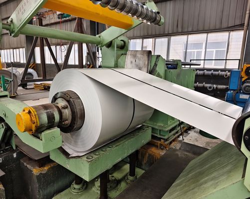 RAL9003 PPGL RMP AZ100 Metalen tegels voorgeschilderd Galvalume staal gegolfde dakpanelen Platen tegels Muurbekleding